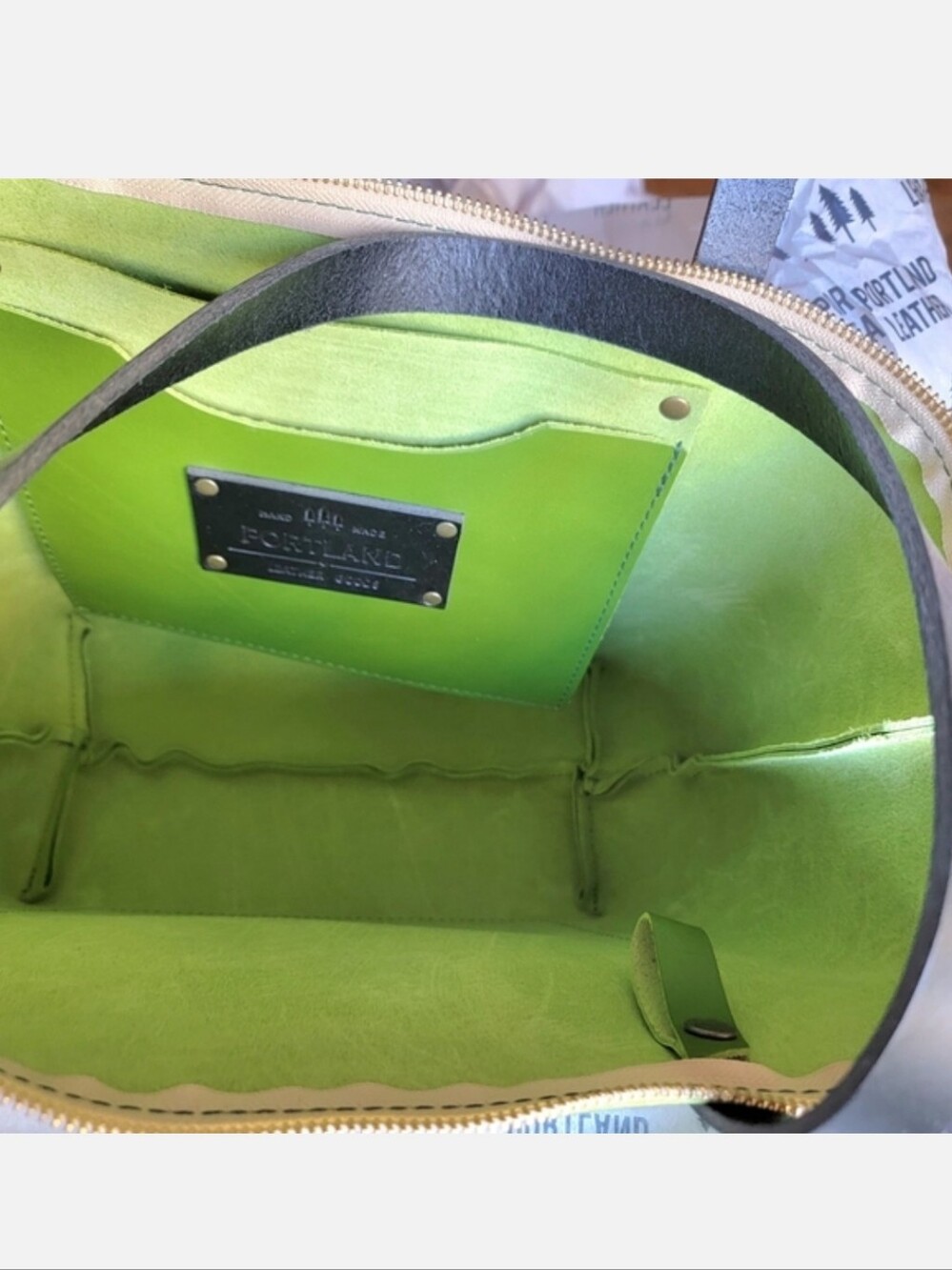 PORTLAND LEATHER GOODS PLG Green Apple Large Zippered Tote NEW - Picture 10 of 12